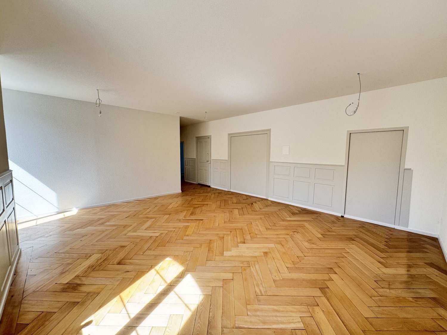 100m² office