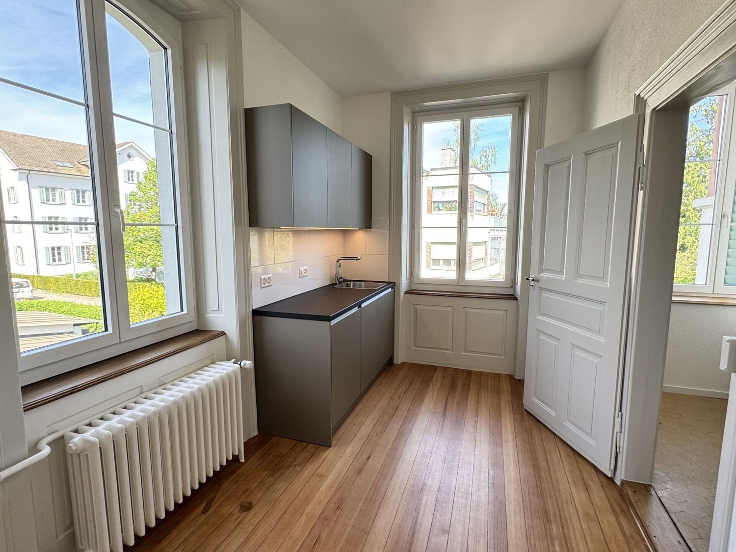 100m² office