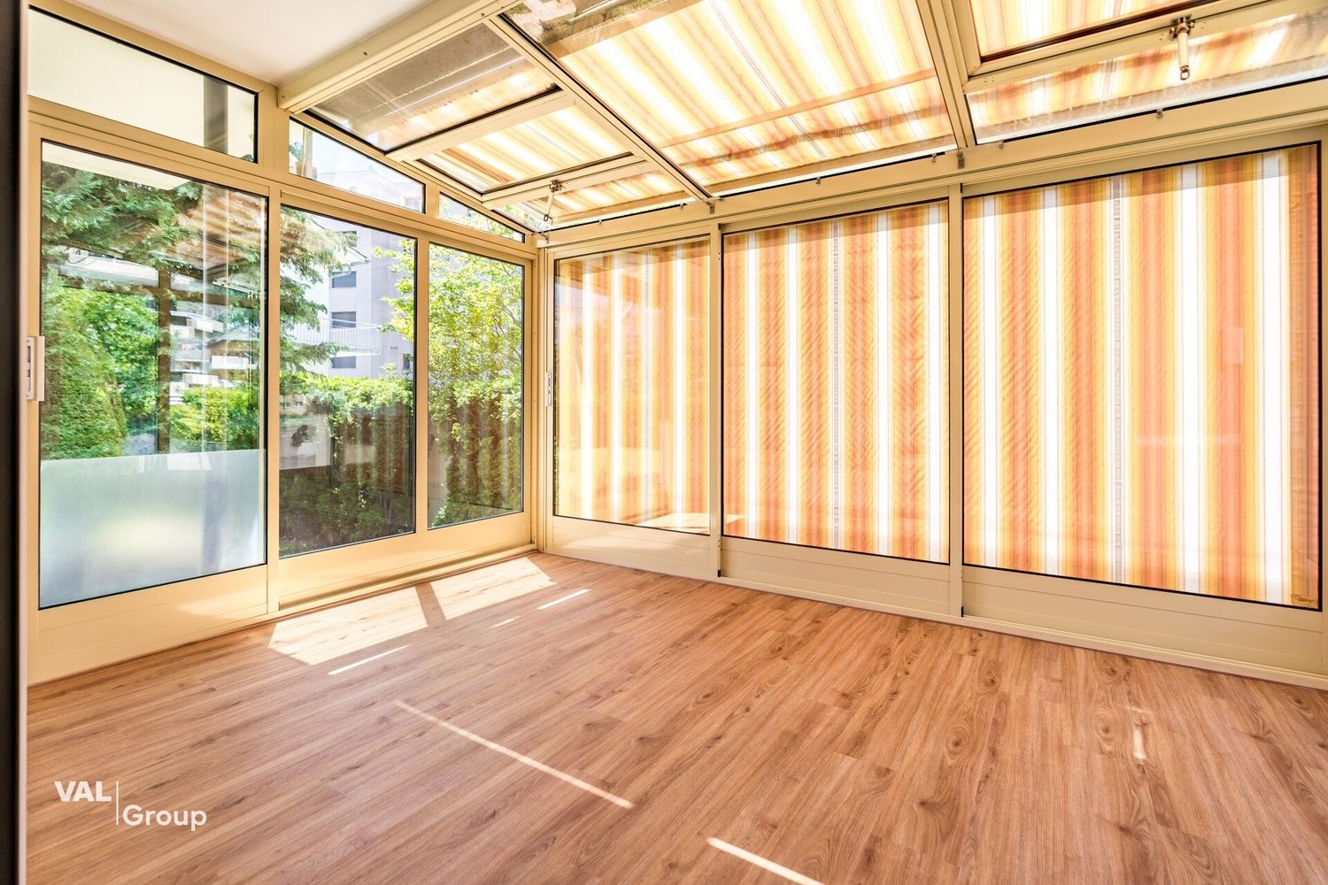 Immeuble d'habitation/commercial, photo 9 sur 10