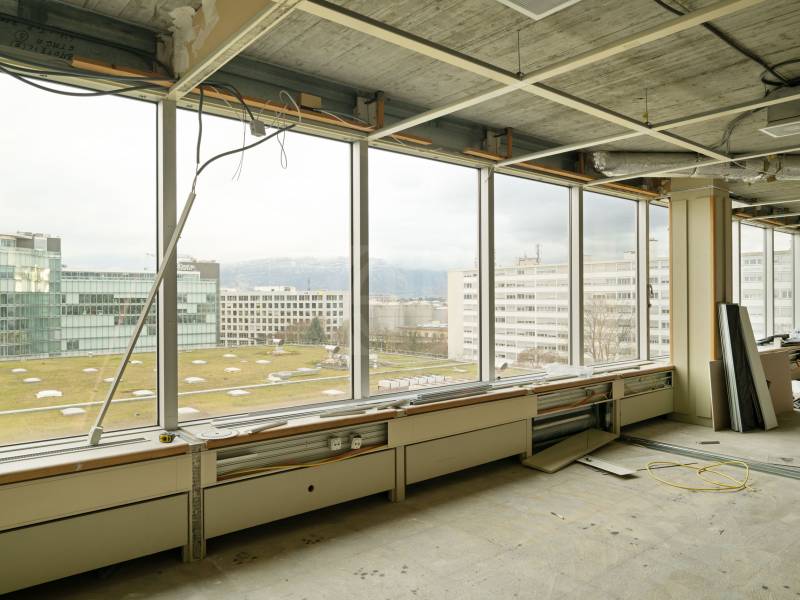 142m² office