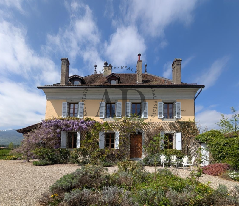 15 Zimmer Einfamilienhaus, Foto 1 von 2