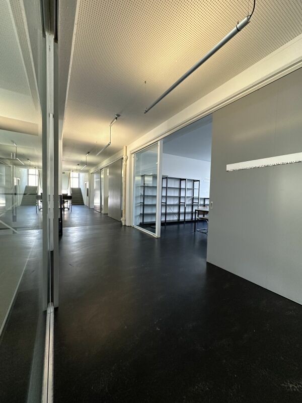 318m² office, Foto 3 von 5