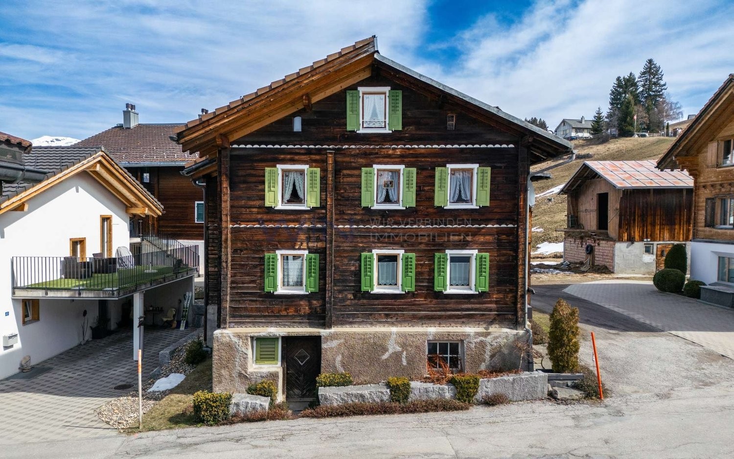 Casa multifamiliare con 9 locali, foto 1 di 10