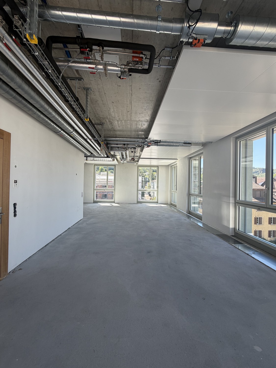 172m² office