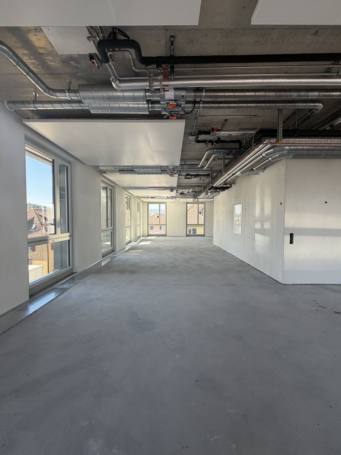 172m² office