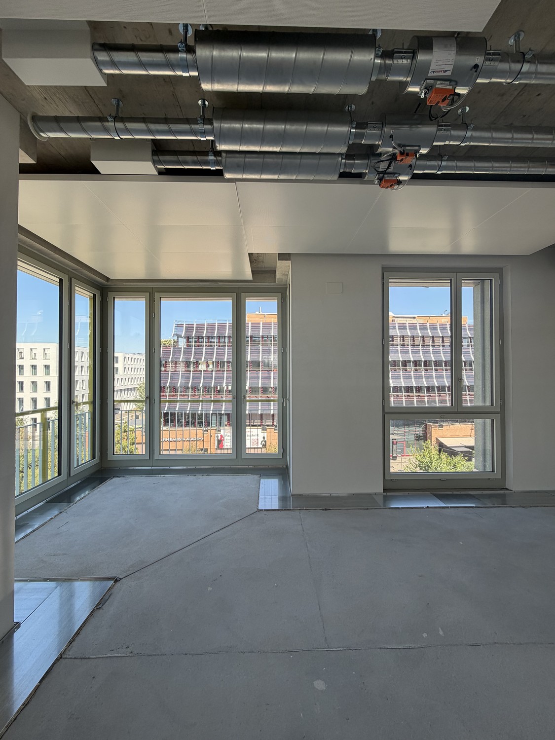 172m² office
