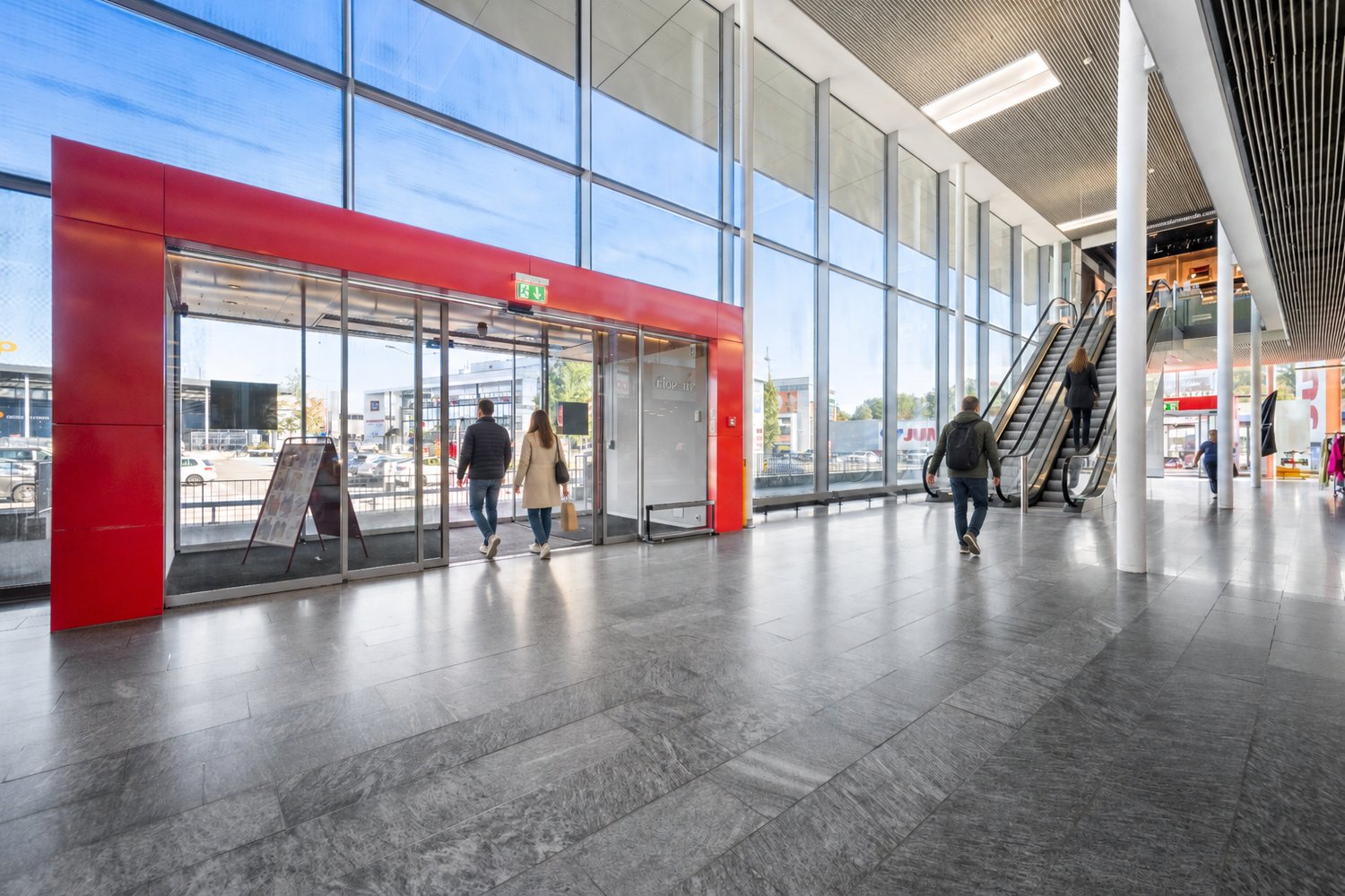 3400m² de commerce