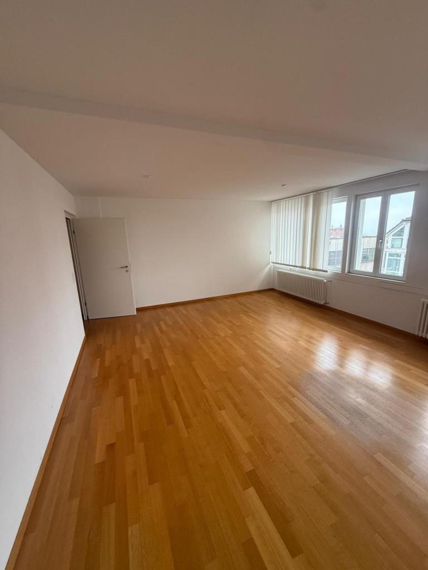 27m² office