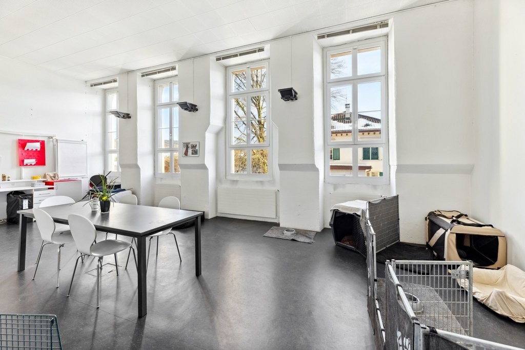 Commercial, Foto 2 von 10