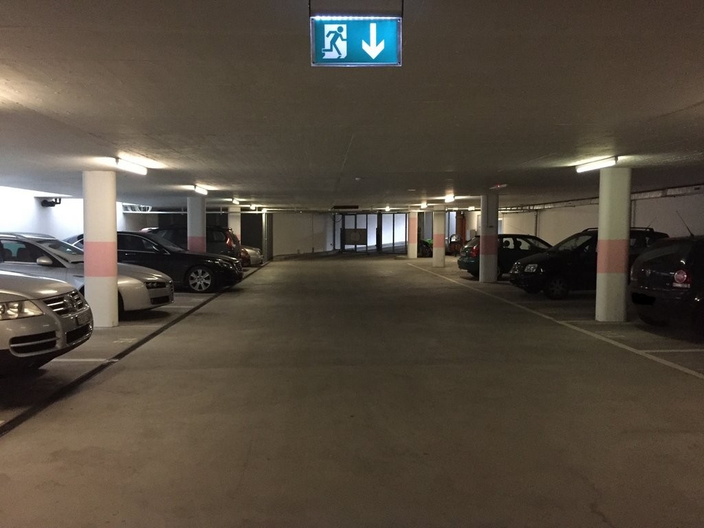 Covered bike parking, Foto 1 von 2
