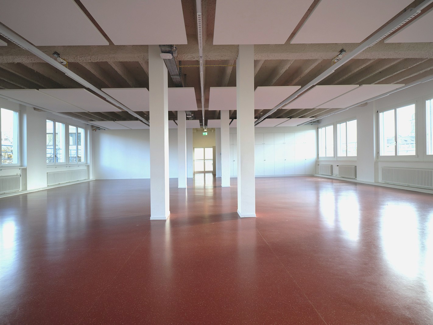 1420m² office