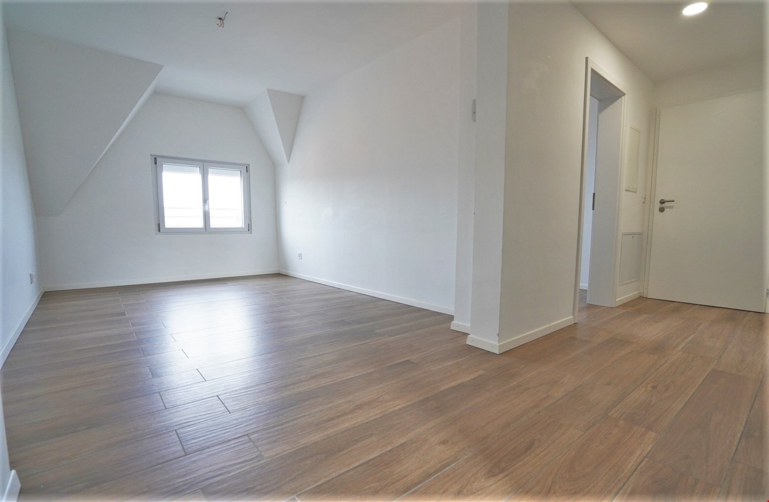 4 ½ rooms roof flat, Foto 1 von 7