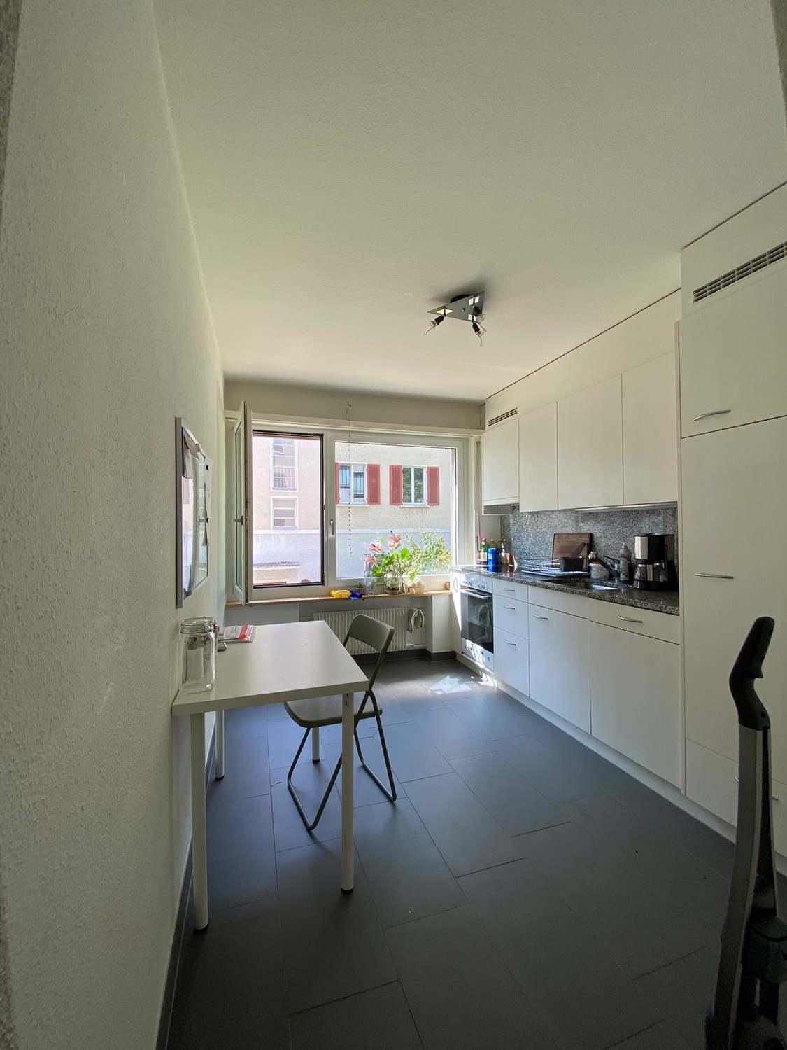 1 room apartment, Foto 7 von 7