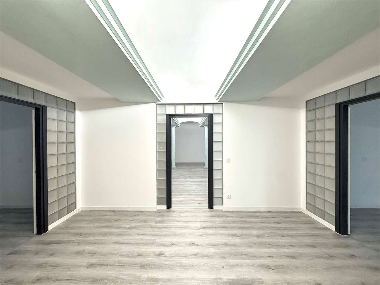 Büro, Foto 1 von 9