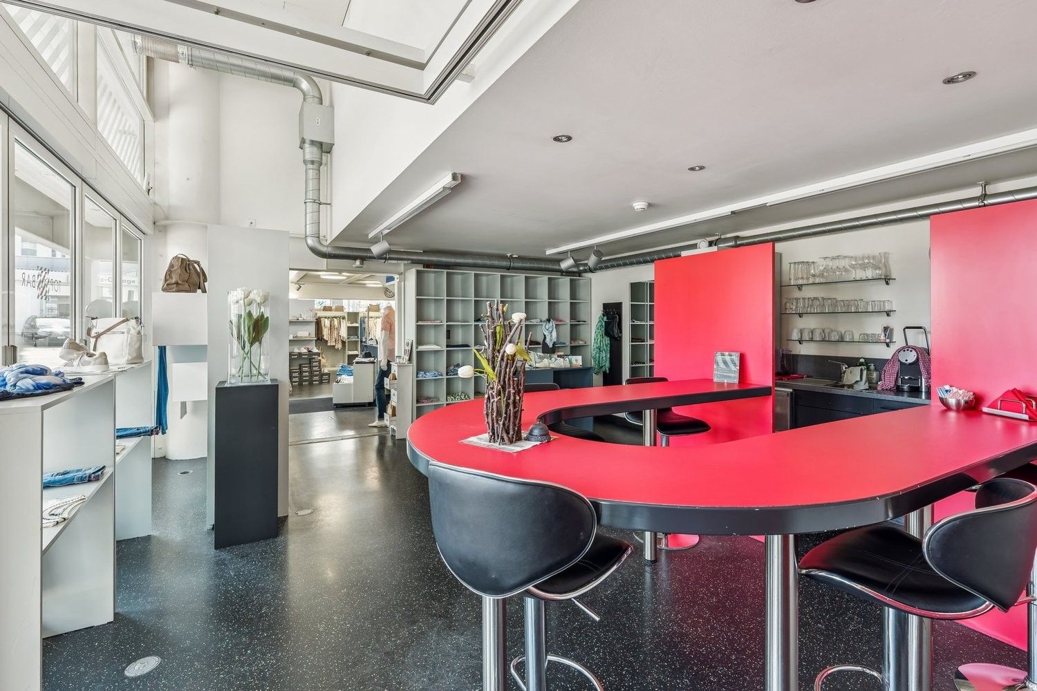 279m² shop, Foto 9 von 9