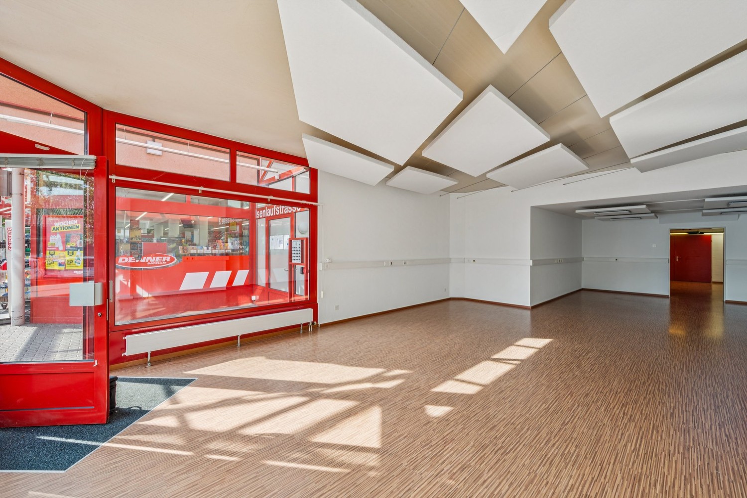 negozio di 121m²