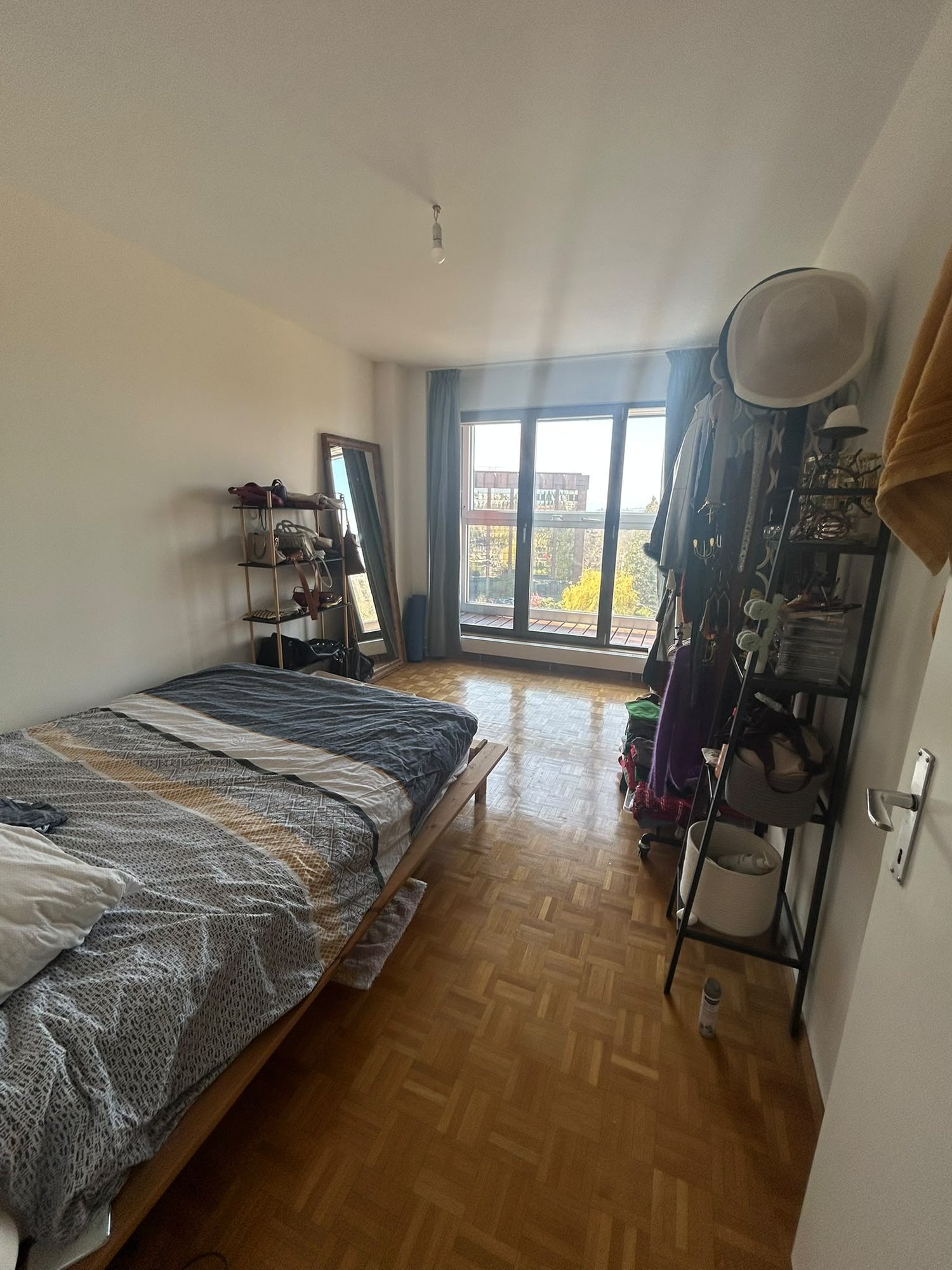 Zimmer in einer Wohngemeinschaft, Foto 2 von 3