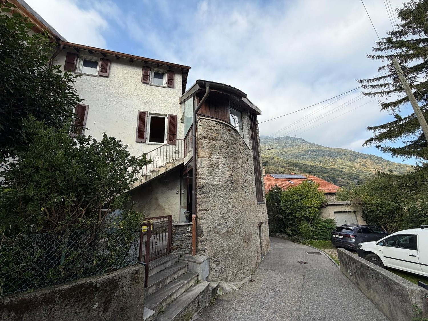 7 ½ rooms duplex house, foto 1 di 3