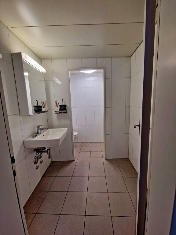 68m² office