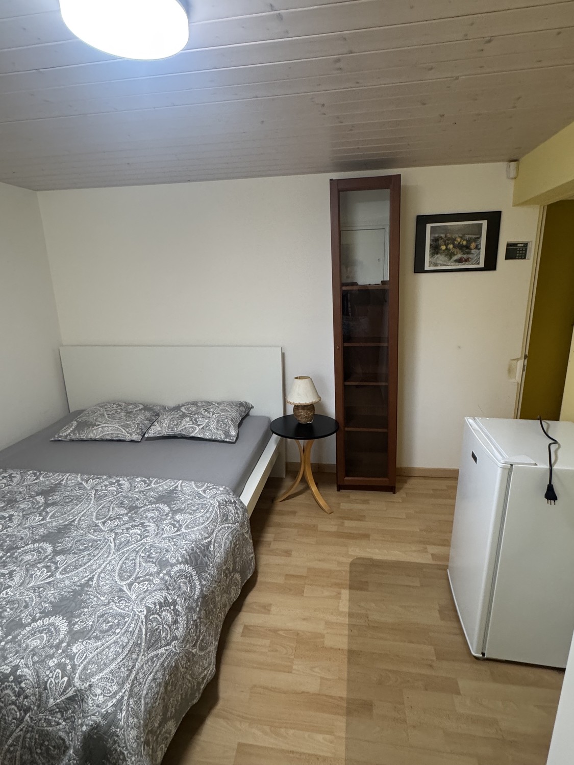 Chambre dans une colocation

Cette chambre est parfaite pour un étudiant ! Toutes les charges sont incluses. Elle est libre pour le 1 September . Non-fumeurs. Entièrement meublée.