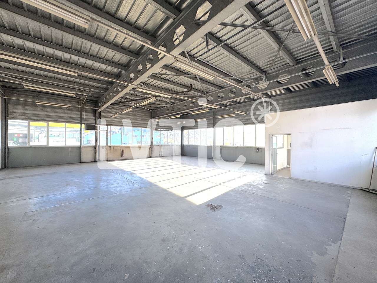 725m² industrial object