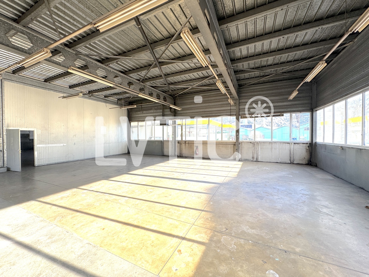 725m² industrial object