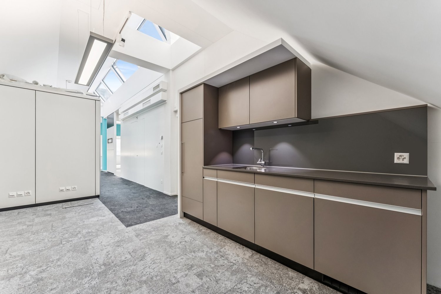 319m² de cabinet, photo 3 sur 9