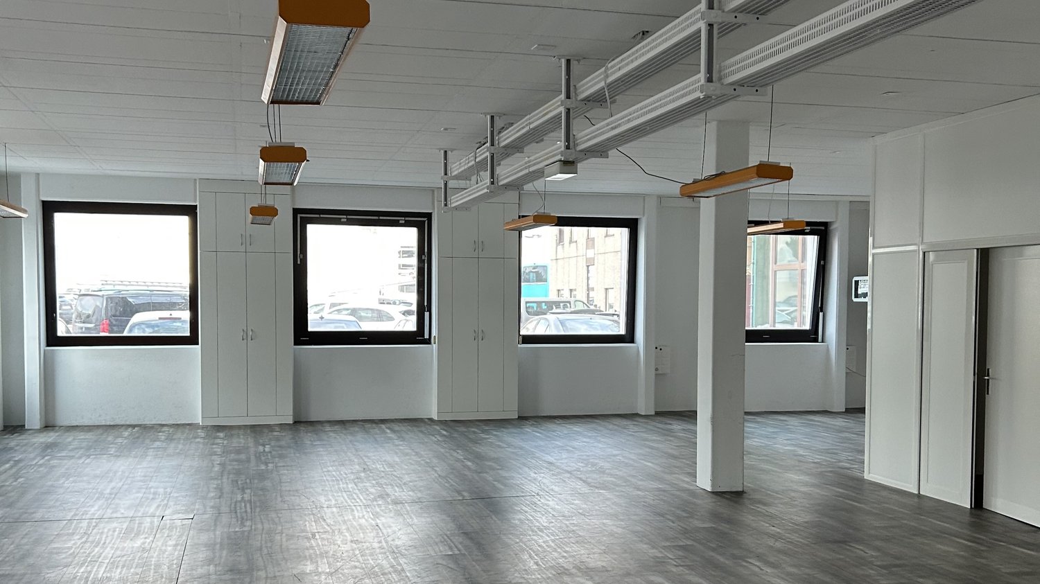 200m² Industrieobjekt, Foto 3 von 10