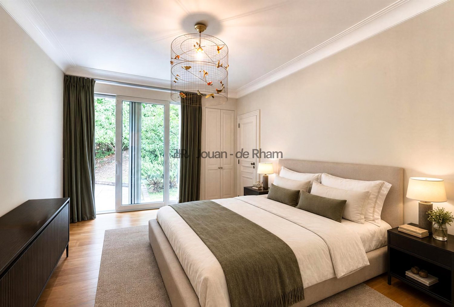 8-Zimmer-Wohnung