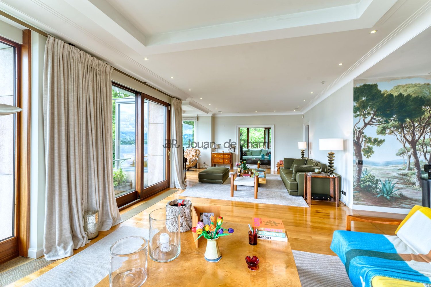 8-Zimmer-Wohnung