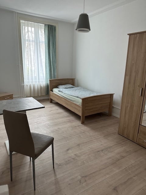 1 room single room, Foto 1 von 3