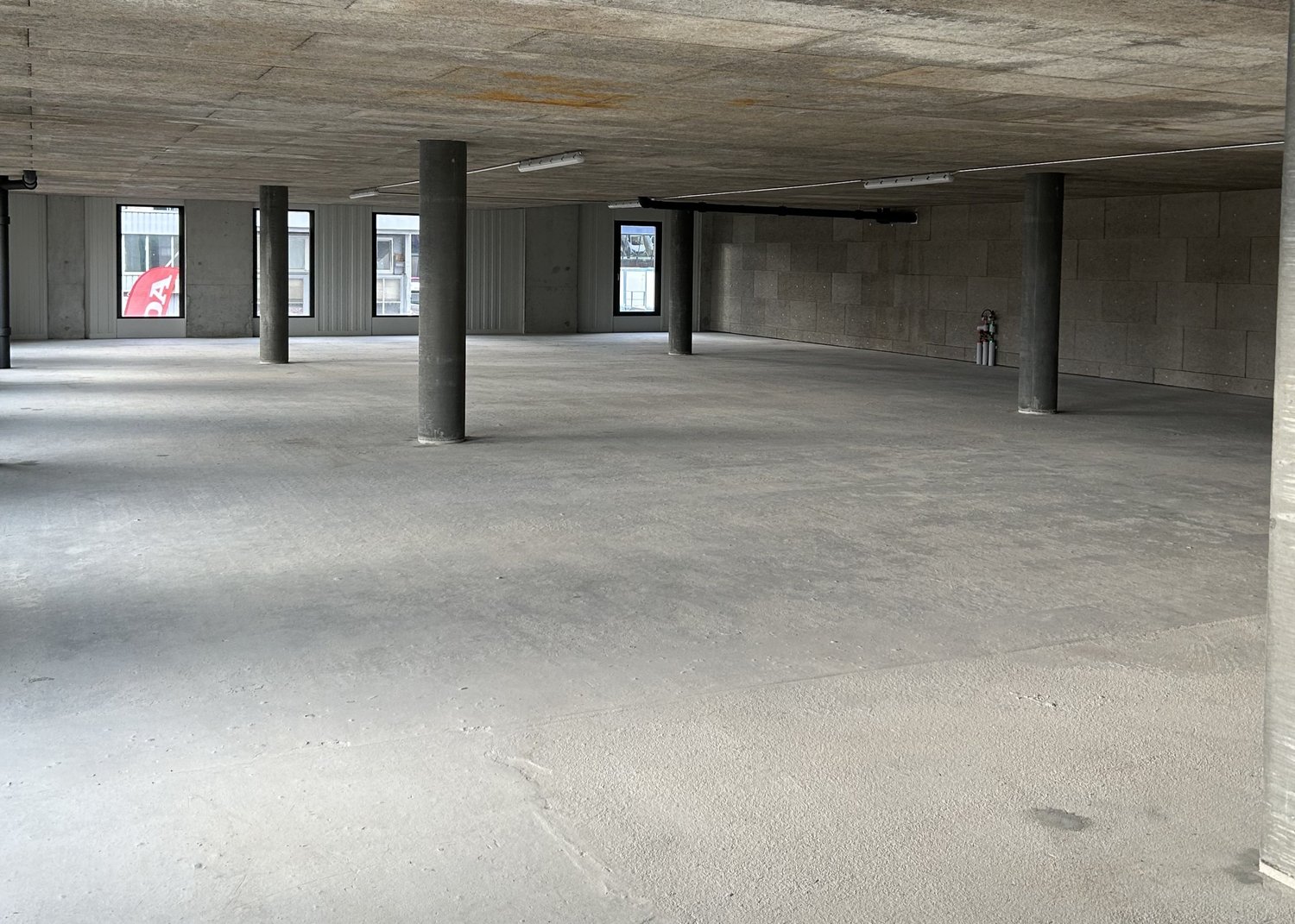 480m² office