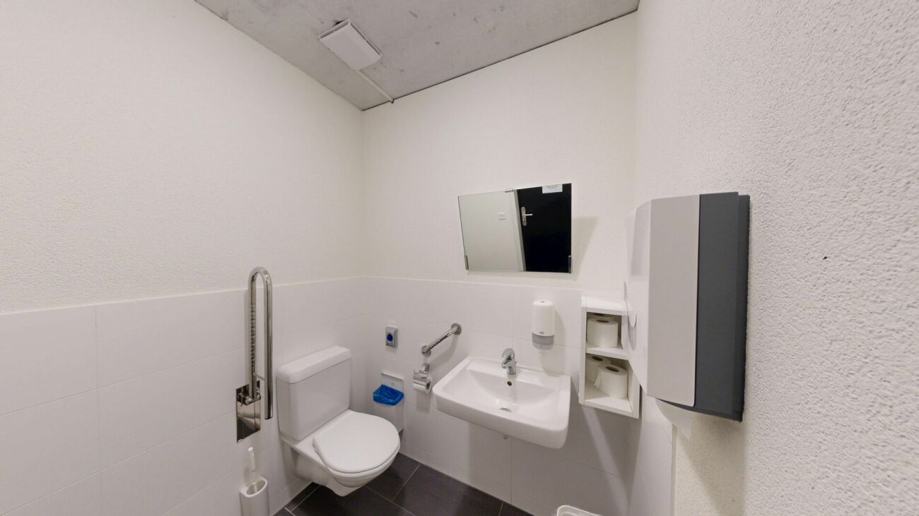 99m² commercial