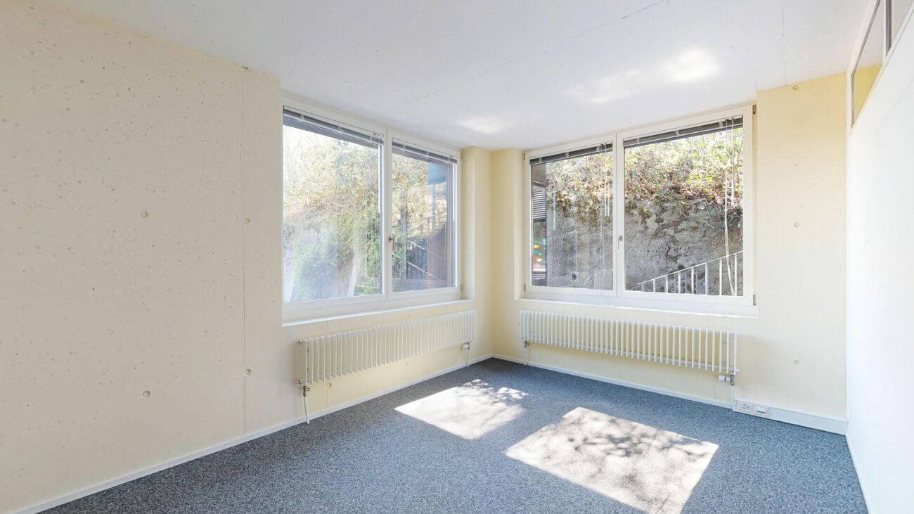 99m² commercial