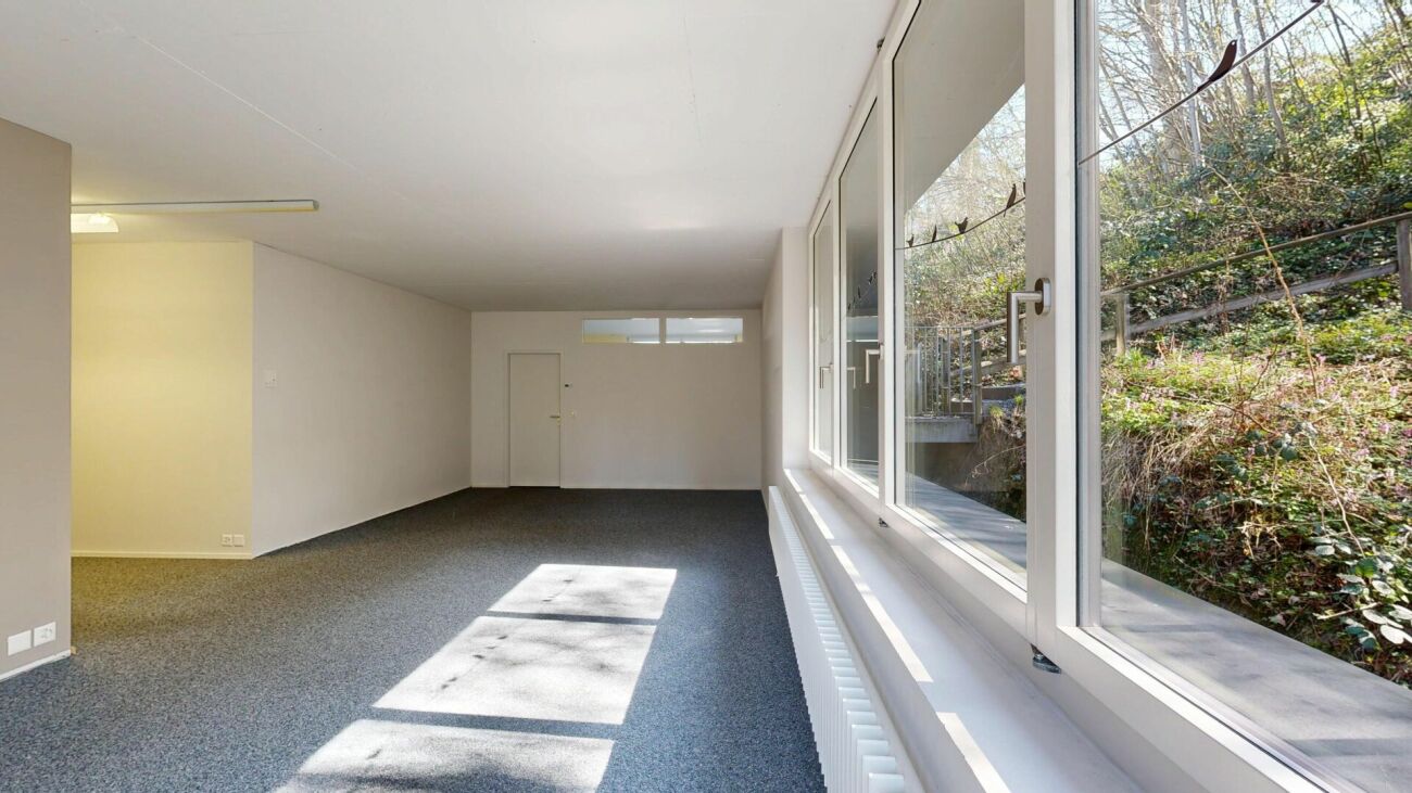99m² commercial