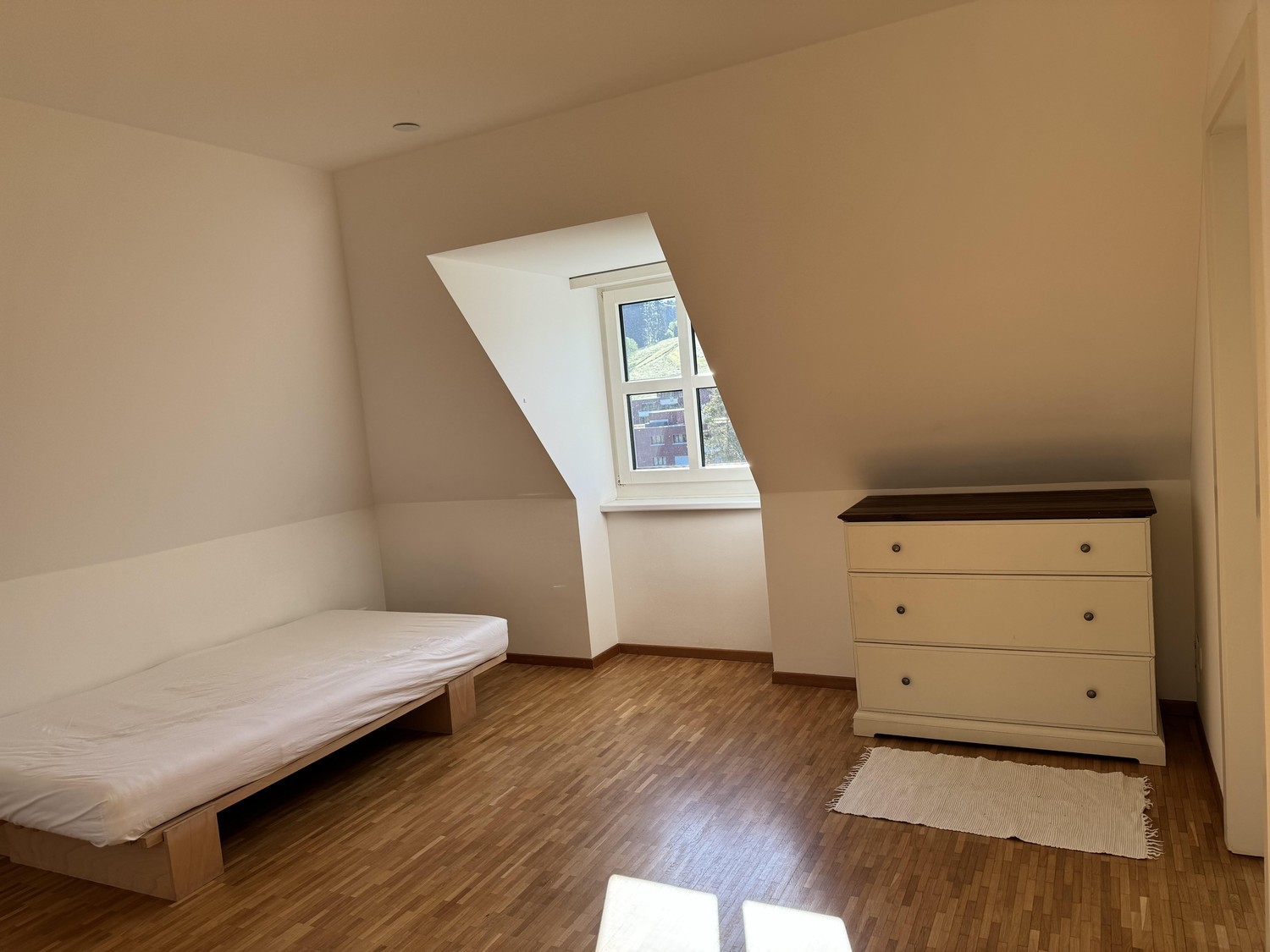 Chambre dans un appartement partagé