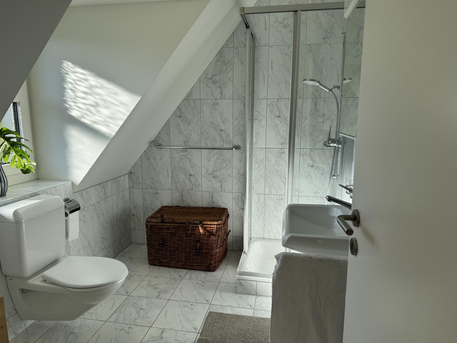 Chambre dans un appartement partagé