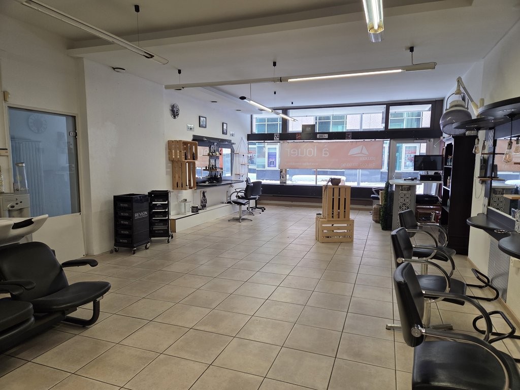75m² commercial