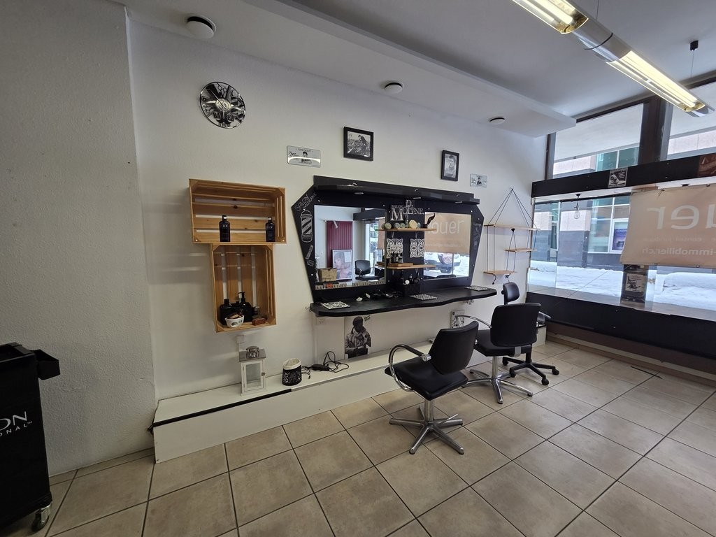75m² commercial