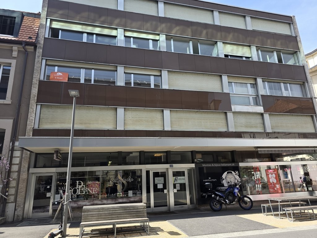 75m² commercial