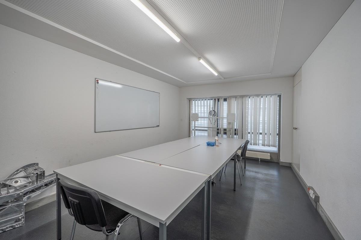 340m² commercial