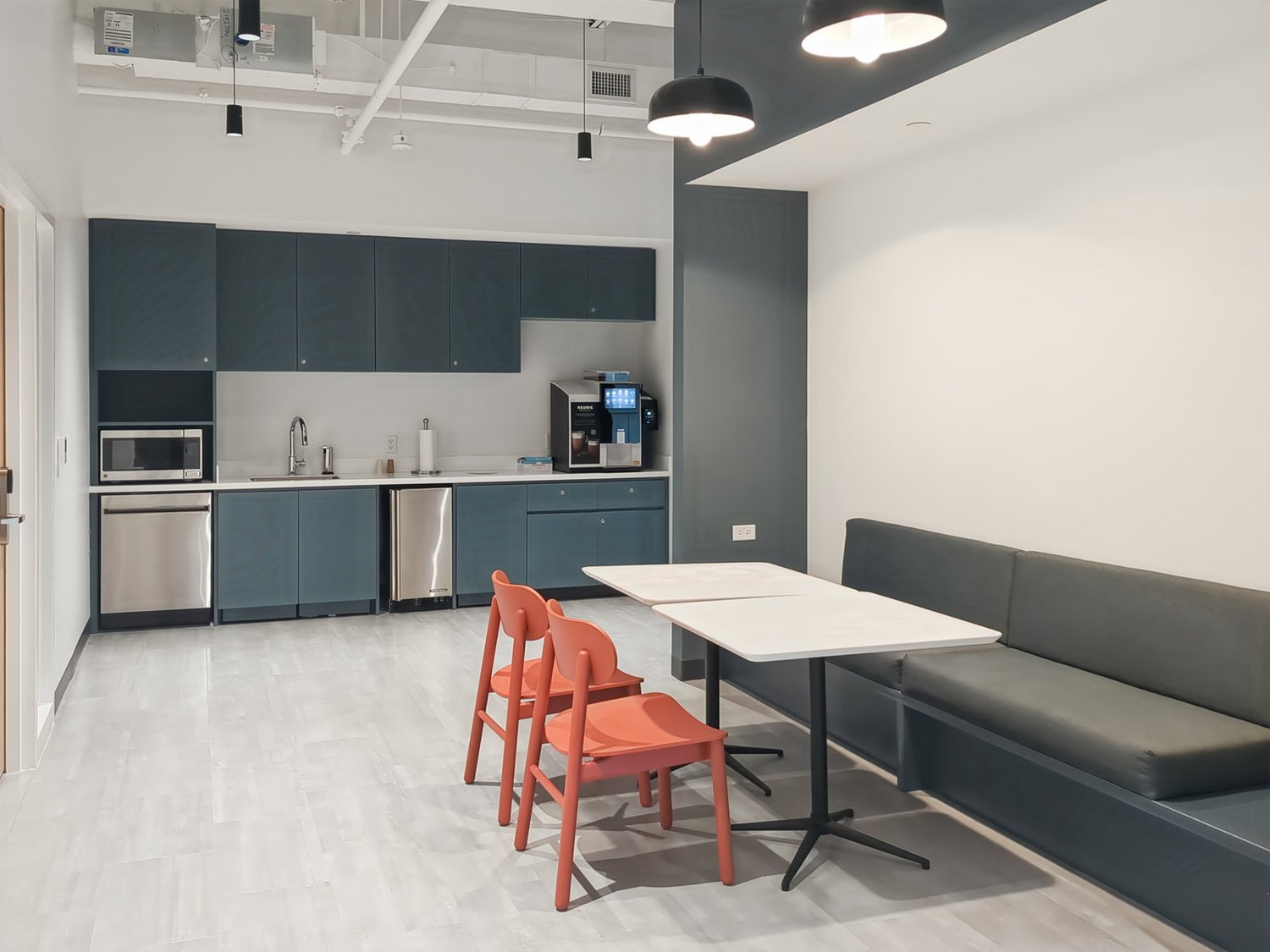 150m² office