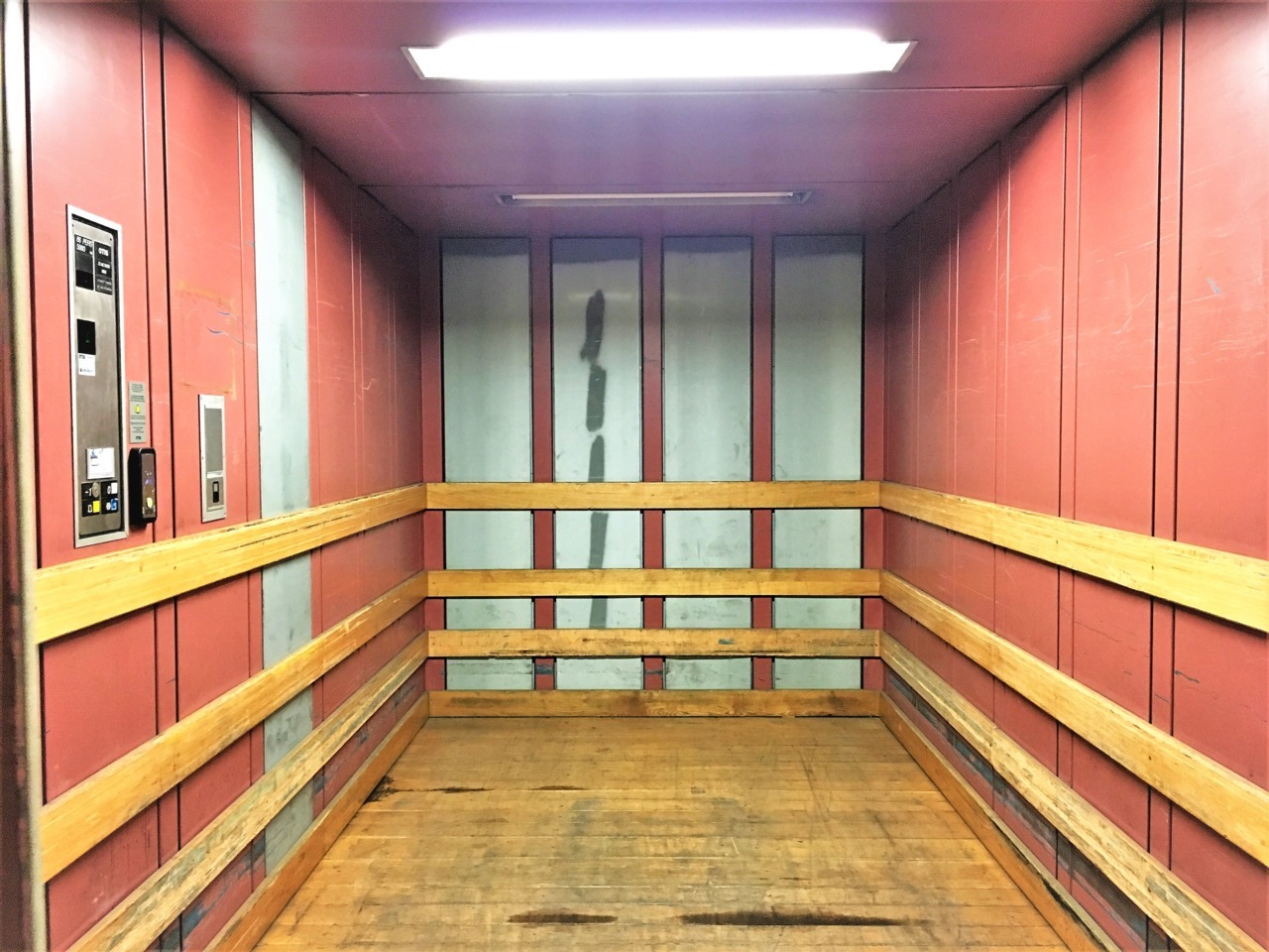 96m² office