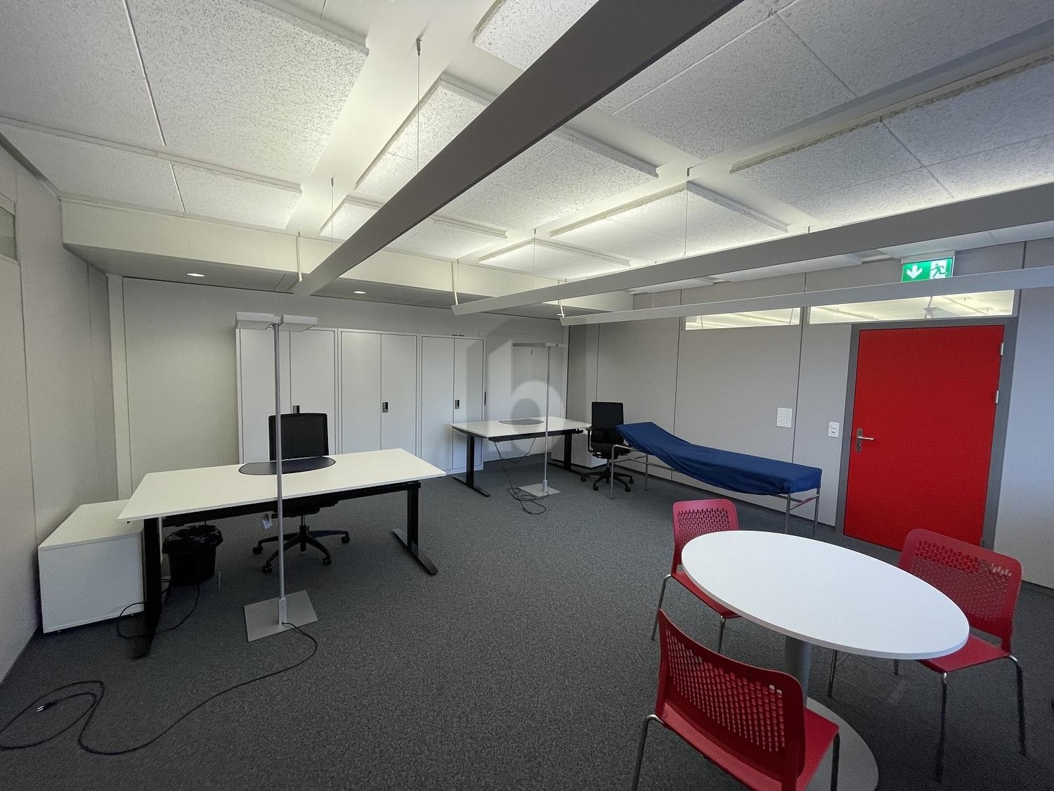 200m² office