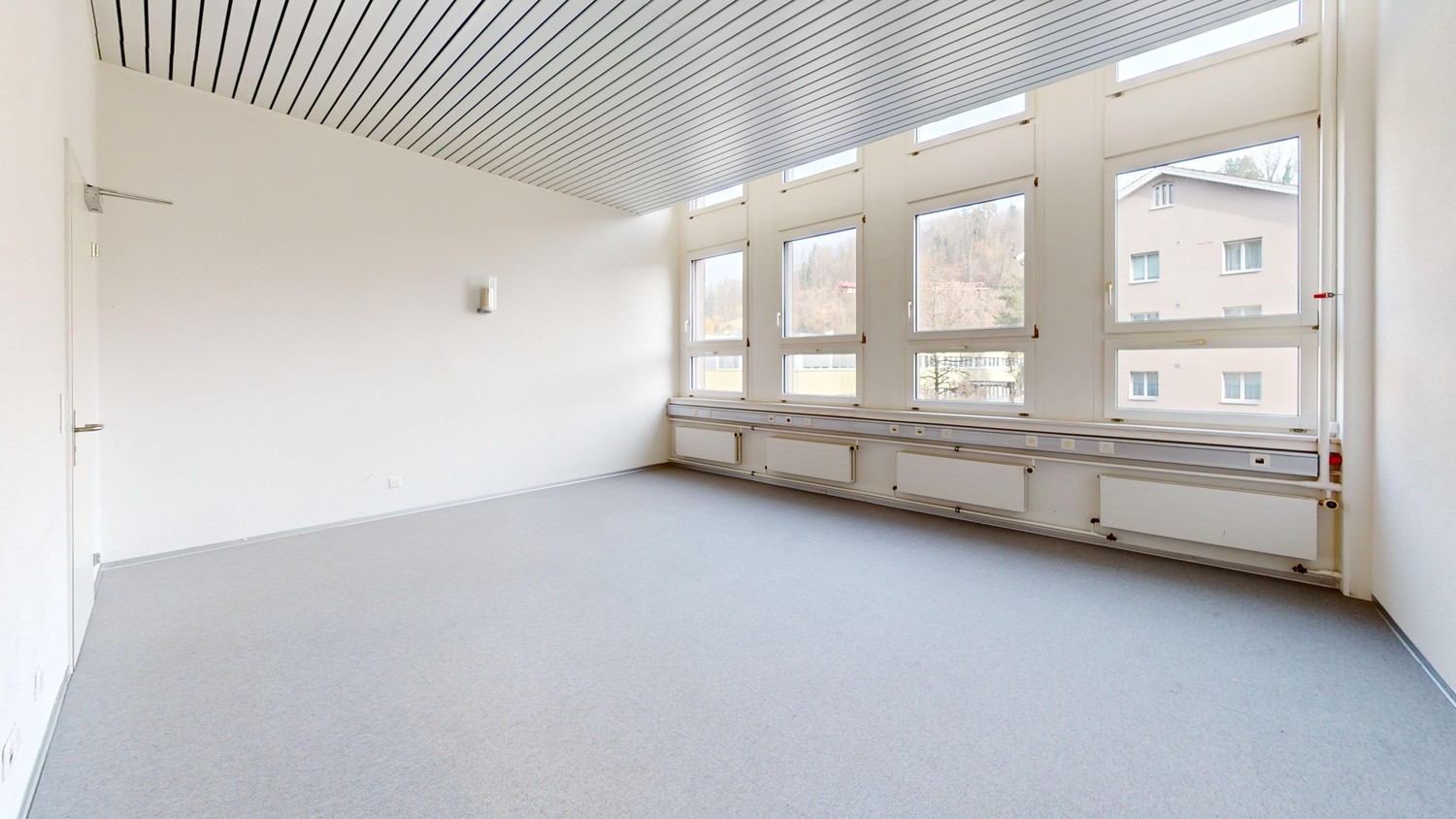 235m² commerciale