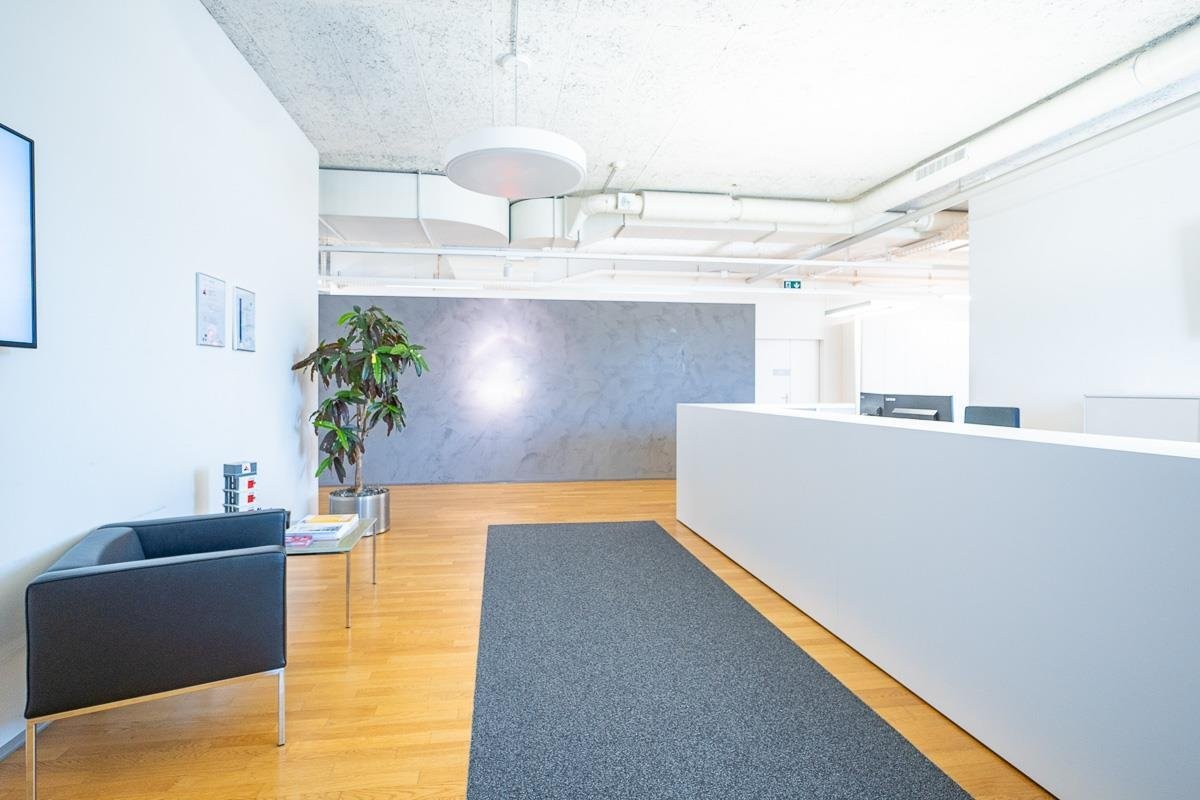 Commercial, Foto 2 von 10