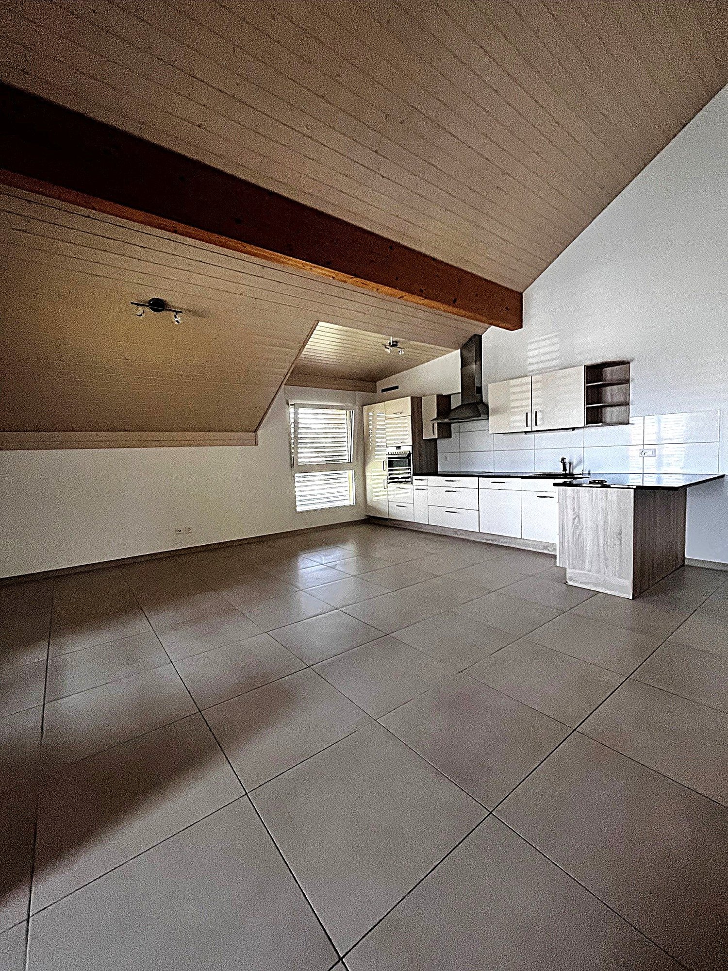 3 ½ Zimmer Dachwohnung, Foto 1 von 9