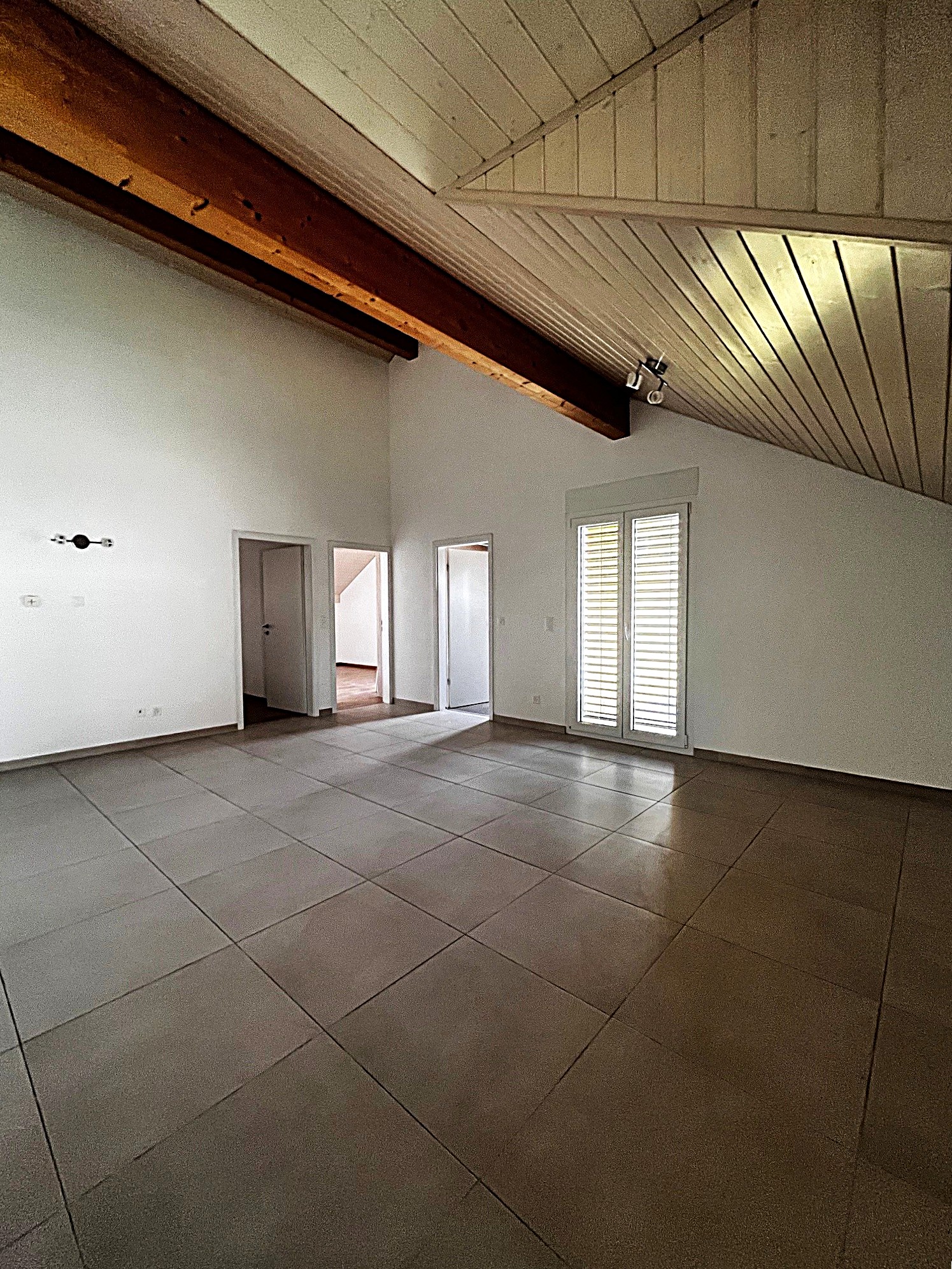 3 ½ Zimmer Dachwohnung, Foto 3 von 9