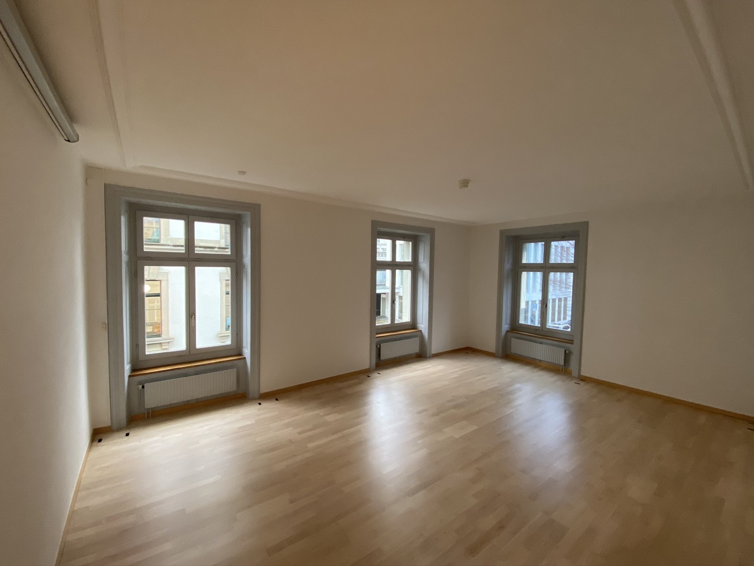 130m² bureau, photo 1 sur 9