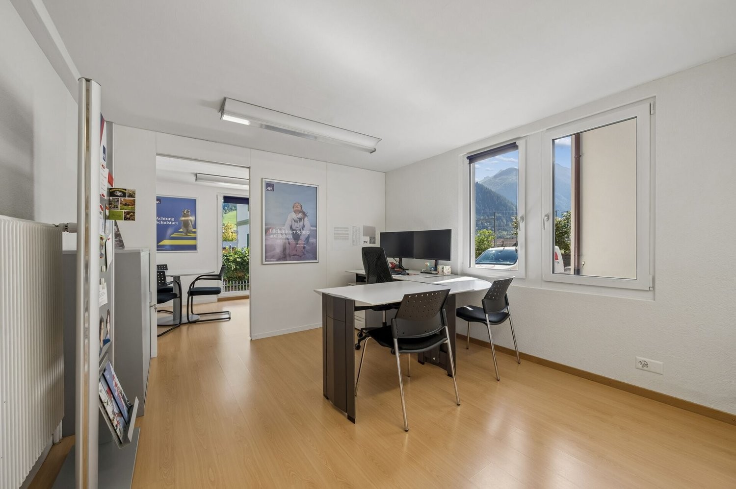 294m² living / commercial building